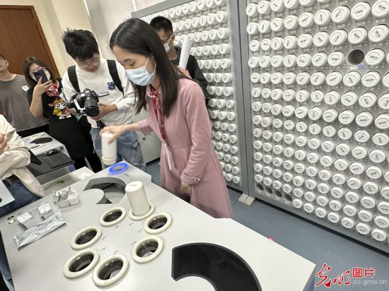 【高质量发展看中国】智能化、数字化激发中医药高质量发展新动能