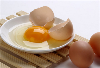 <a href=http://www.chuhe.com/_quanweishuju/roujidan/roujidanjiage/ target=_blank class=infotextkey>鸡蛋</a>市场供大于求 行情偏弱