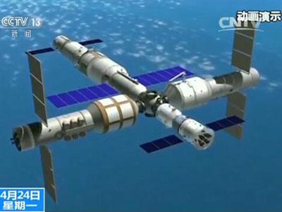 王翔介绍，中国的空间站在完全建成之后，是一个大的组合体，总重量将接近100吨。