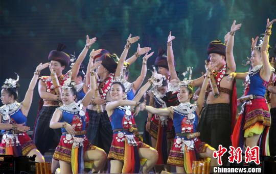 湖南绥宁“四月八姑娘节”开幕探索旅游脱贫新模式