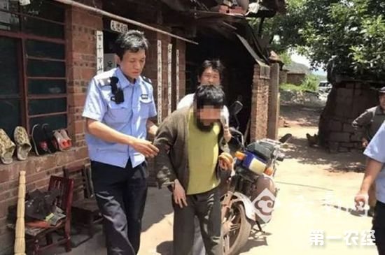 家人担心要多交公粮 云南一智障男被关猪圈37年