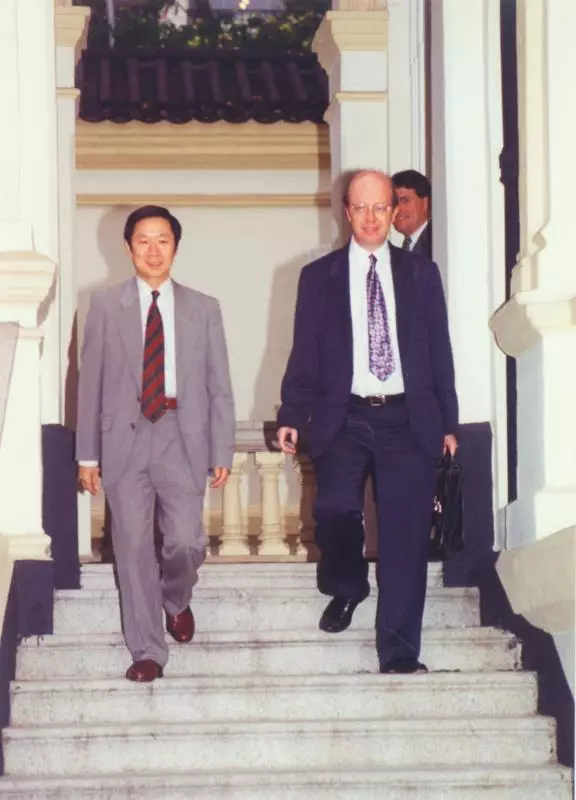 香港回归前,509名解放军何以荷枪实弹提前入港?